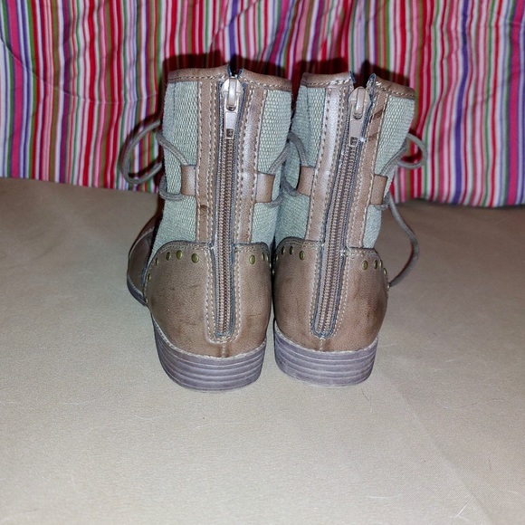 Falls Creek Fashion Ankle Boots - Picture 4 of 7